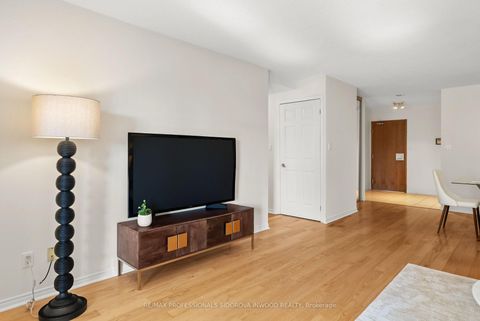Photo 17 at 502 - 25 The Esplanade, Waterfront Communities C8, Toronto