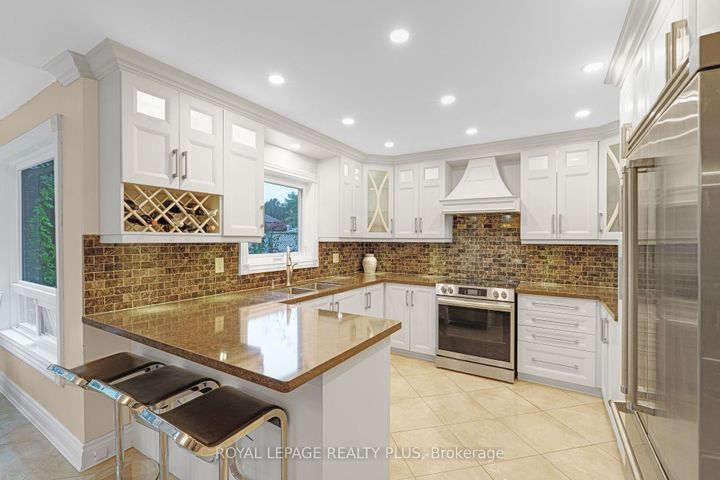 Photo 13 at 1760 Featherston Court, Erin Mills, Mississauga