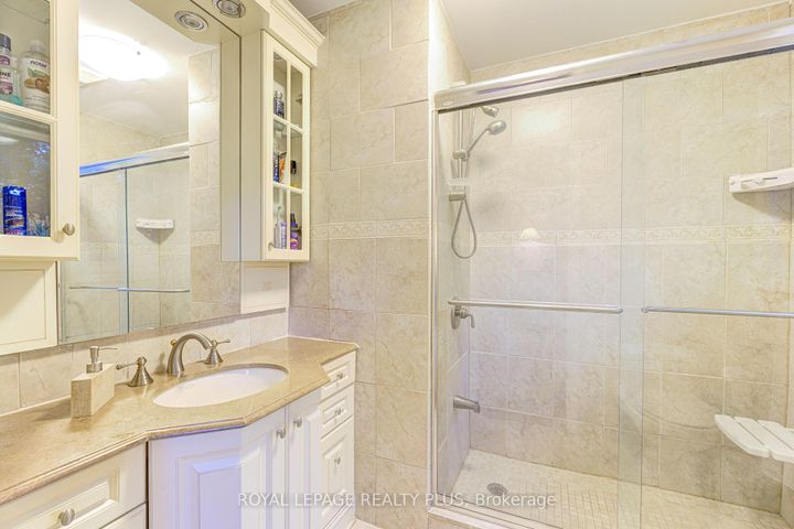 Photo 26 at 1760 Featherston Court, Erin Mills, Mississauga