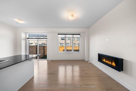 Photo 3 at 581 Barons Street, Kleinburg, Vaughan