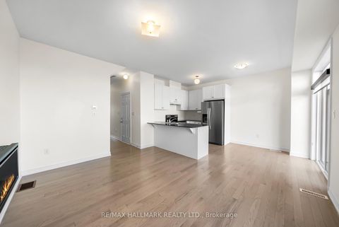 Photo 6 at 581 Barons Street, Kleinburg, Vaughan