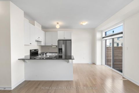 Photo 7 at 581 Barons Street, Kleinburg, Vaughan