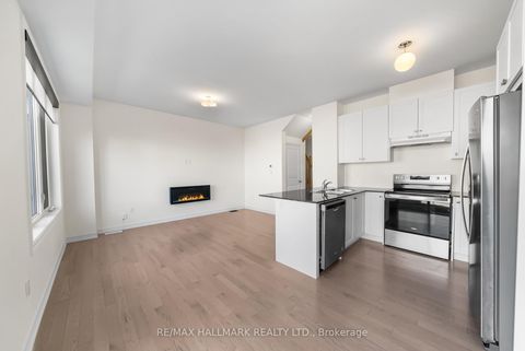 Photo 9 at 581 Barons Street, Kleinburg, Vaughan