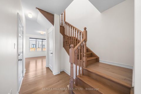 Photo 14 at 581 Barons Street, Kleinburg, Vaughan
