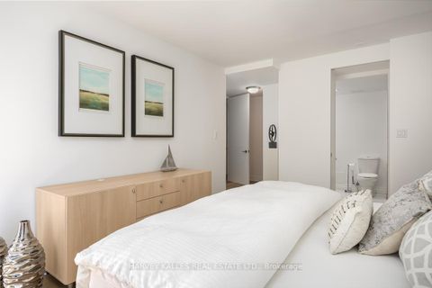 Photo 11 at 2804 - 33 Harbour Square, Waterfront Communities C1, Toronto