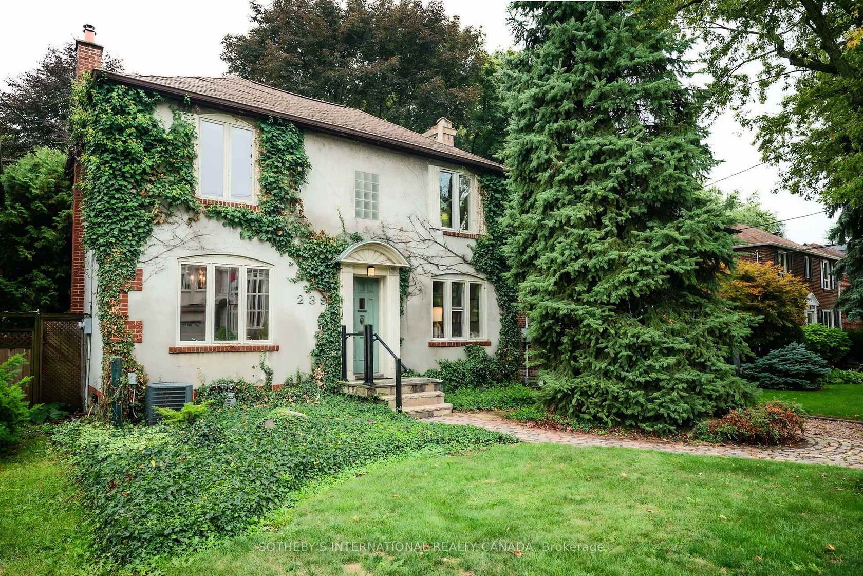 239 Empress Avenue, Willowdale East, Toronto 