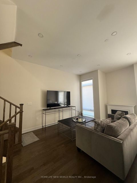 Photo 1 at 5 Ingersoll Lane, Jefferson, Richmond Hill