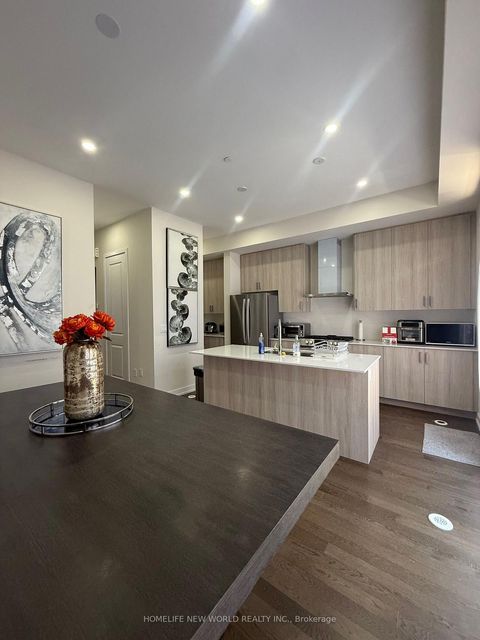 Photo 2 at 5 Ingersoll Lane, Jefferson, Richmond Hill