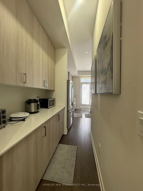 Photo 6 at 5 Ingersoll Lane, Jefferson, Richmond Hill