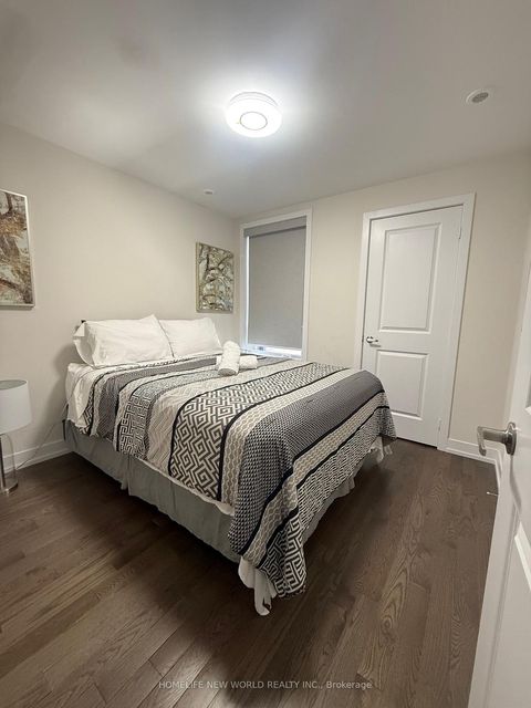 Photo 9 at 5 Ingersoll Lane, Jefferson, Richmond Hill