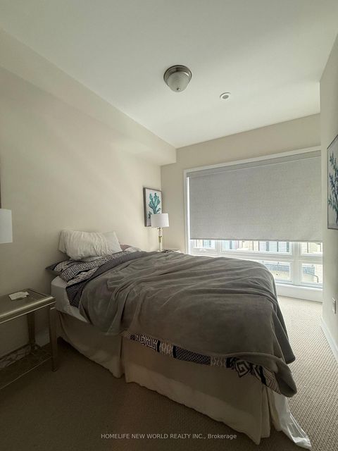 Photo 4 at 20 Credit Lane, Jefferson, Richmond Hill