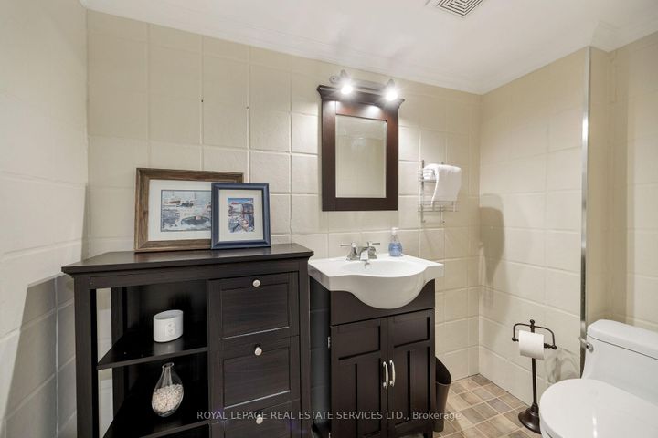 Photo 36 at 1559 Stoneybrook Trail, GA Glen Abbey, Oakville