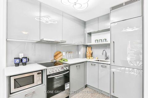 Photo 8 at 92 McGill Street, Yonge Corridor, Toronto Photo 8 at 92 McGill Street, Yonge Corridor, Toronto