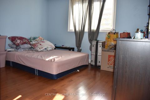 Photo 11 at 59 Blaney Crescent, Jane Heights, Toronto