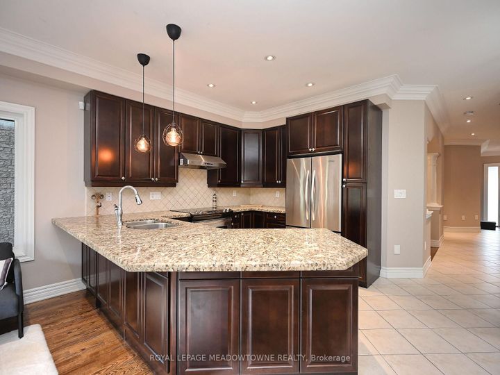 Photo 10 at 2378 Wasaga Drive, JC Joshua Creek, Oakville