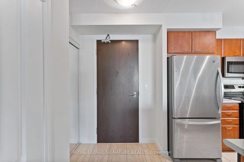 Photo 3 at 521 - 205 The Donway W, Don Mills, Toronto