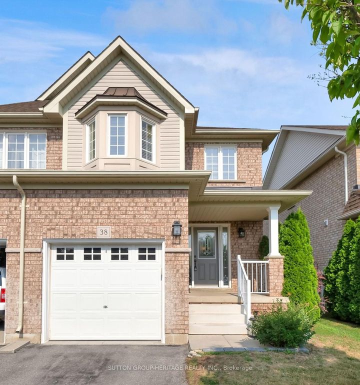 Photo 2 at 38 - 460 Woodmount Drive, Samac, Oshawa