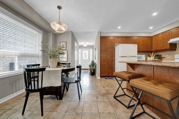 Photo 4 at 38 - 460 Woodmount Drive, Samac, Oshawa