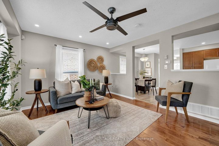 Photo 10 at 38 - 460 Woodmount Drive, Samac, Oshawa