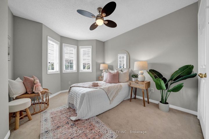 Photo 17 at 38 - 460 Woodmount Drive, Samac, Oshawa
