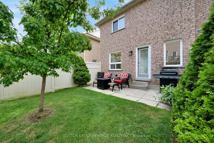 Photo 20 at 38 - 460 Woodmount Drive, Samac, Oshawa