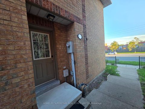 Photo 2 at 74 - 9480 Sheppard Avenue E, Rouge E11, Toronto