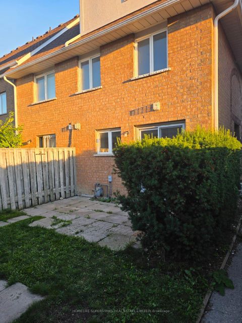 Photo 18 at 74 - 9480 Sheppard Avenue E, Rouge E11, Toronto