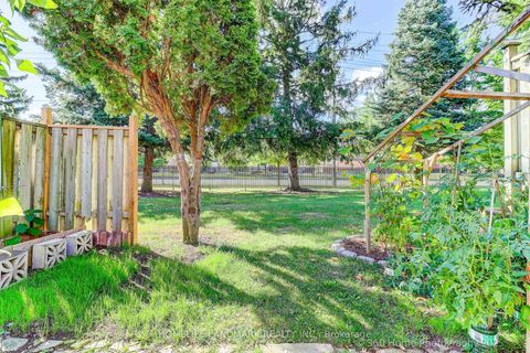 Photo 18 at 133 Huntingdale Boulevard, L'Amoreaux, Toronto