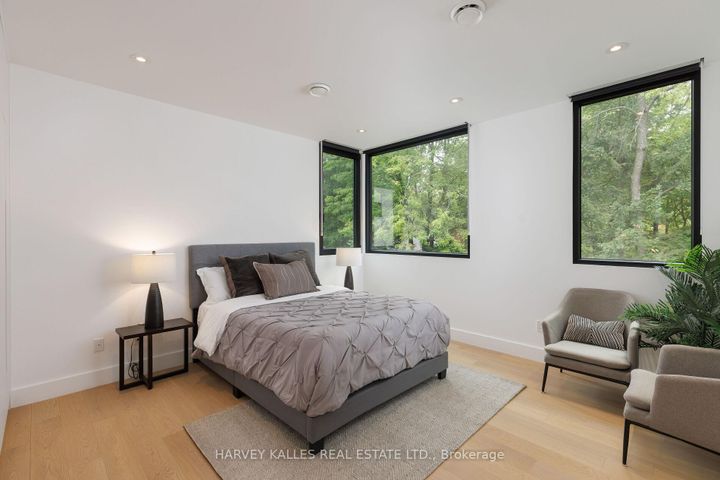 Photo 34 at 1654 Birchwood Drive, Lorne Park, Mississauga