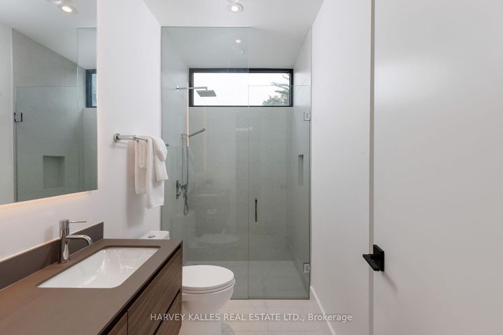 Photo 36 at 1654 Birchwood Drive, Lorne Park, Mississauga