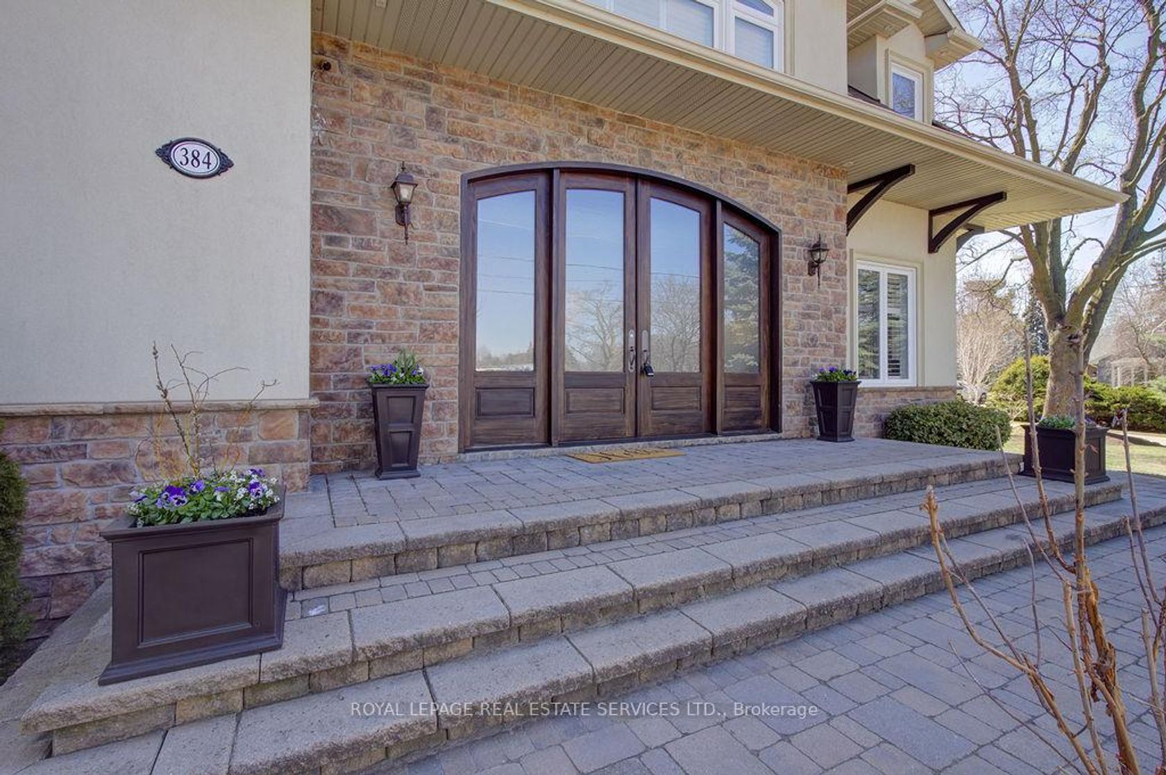 384 Rebecca Street, SW Southwest, Oakville by Loree Meneguzzi Real Estate 384 Rebecca Street, SW Southwest, Oakville