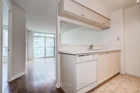 Photo 12 at 823 - 109 Front Street E, Waterfront Communities C8, Toronto