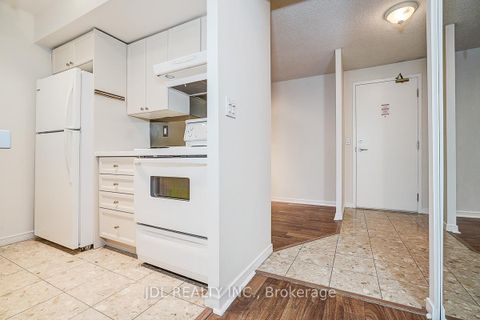 Photo 14 at 823 - 109 Front Street E, Waterfront Communities C8, Toronto