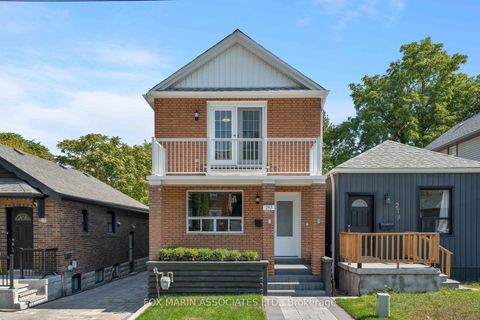 Photo 1 at 283 Cedarvale Avenue, Lumsden, Toronto