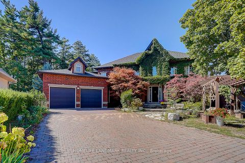 Photo 1 at 86 Muzich Place, East Woodbridge, Vaughan