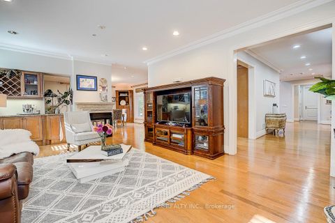 Photo 10 at 86 Muzich Place, East Woodbridge, Vaughan