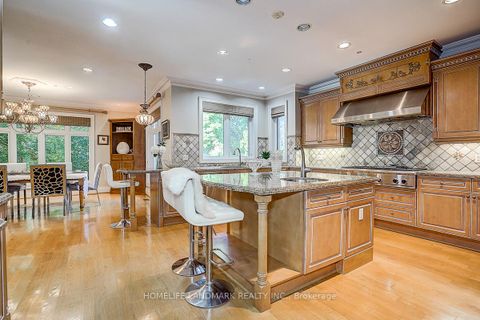 Photo 14 at 86 Muzich Place, East Woodbridge, Vaughan