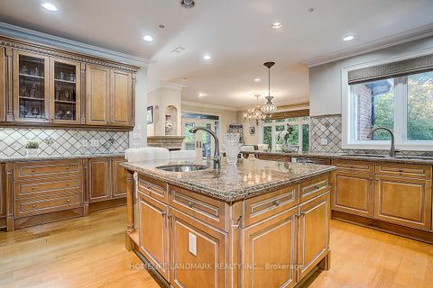 Photo 15 at 86 Muzich Place, East Woodbridge, Vaughan