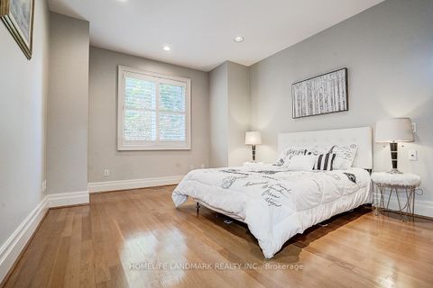 Photo 21 at 86 Muzich Place, East Woodbridge, Vaughan
