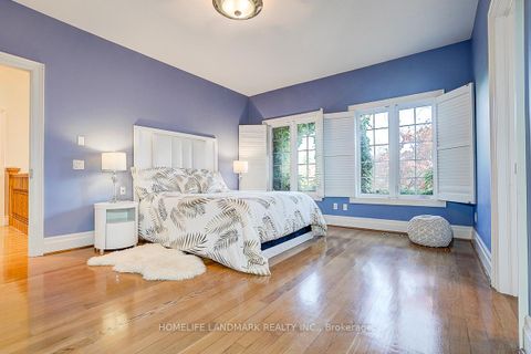 Photo 32 at 86 Muzich Place, East Woodbridge, Vaughan