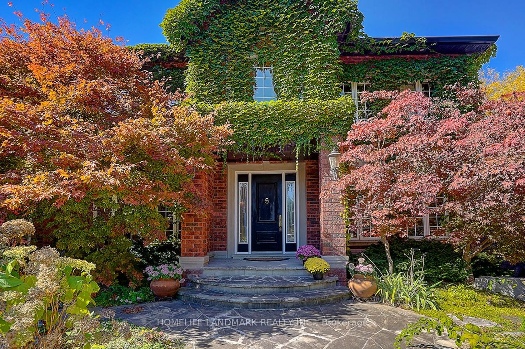 86 Muzich Place, East Woodbridge, Vaughan 