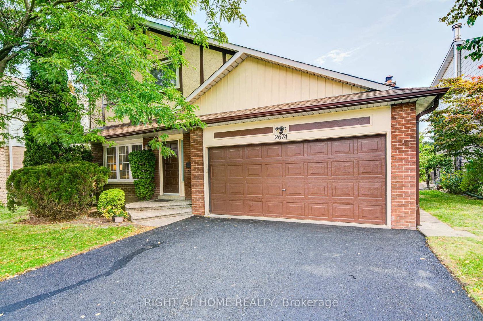 2674 Constable Road, Clarkson, Mississauga by Loree Meneguzzi Real Estate 2674 Constable Road, Clarkson, Mississauga