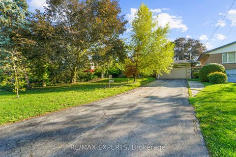 Photo 3 at 19 Duncombe Boulevard, Scarborough Village, Toronto