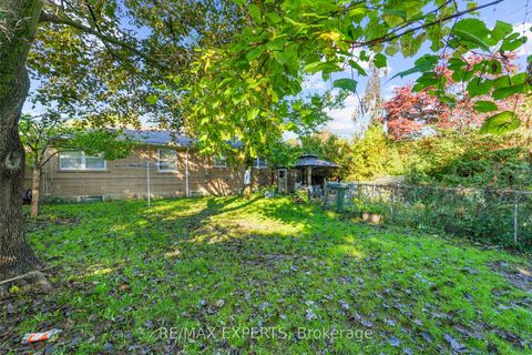 Photo 7 at 19 Duncombe Boulevard, Scarborough Village, Toronto