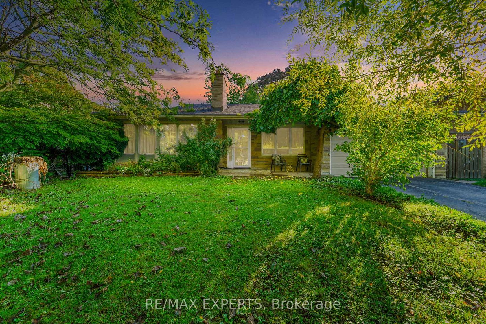 19 Duncombe Boulevard, Scarborough Village, Toronto 