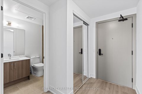 Photo 10 at 415 - 2075 King Road, King City, King