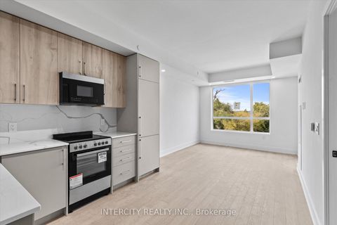 Photo 6 at 424 - 2075 King Road, King City, King