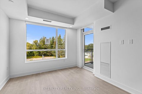 Photo 8 at 424 - 2075 King Road, King City, King Photo 8 at 424 - 2075 King Road, King City, King