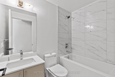 Photo 10 at 424 - 2075 King Road, King City, King