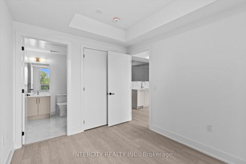 Photo 15 at 424 - 2075 King Road, King City, King